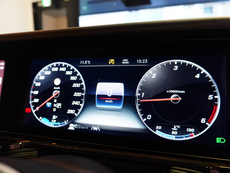 メルセデスベンツ Gクラス G400d ﾏﾇﾌｧｸﾄｩｰｱｴﾃﾞｨｼｮﾝ　正規D車 特別仕様 右H 1ｵｰﾅｰ 黒革 ｻﾝﾙｰﾌ 純正ﾅﾋﾞTV ｱﾀﾞﾌﾟﾃｨﾌﾞﾀﾞﾝﾋﾟﾝｸﾞ 専用AMG20AW　新車保証