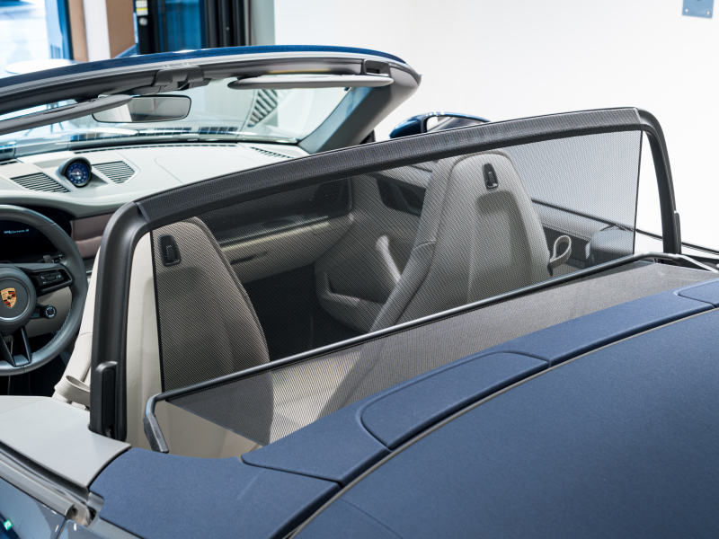 ポルシェ 911(Type992) カレラS カブリオレ スポーツクロノPKG 正規D車 左H 1オーナー エントリーD フルレザーツートンインテリア グレー革 純正PCMナビ CarPlay アクティブセーフティ サラウンドカメラ カレラS20/21AW 2年保証