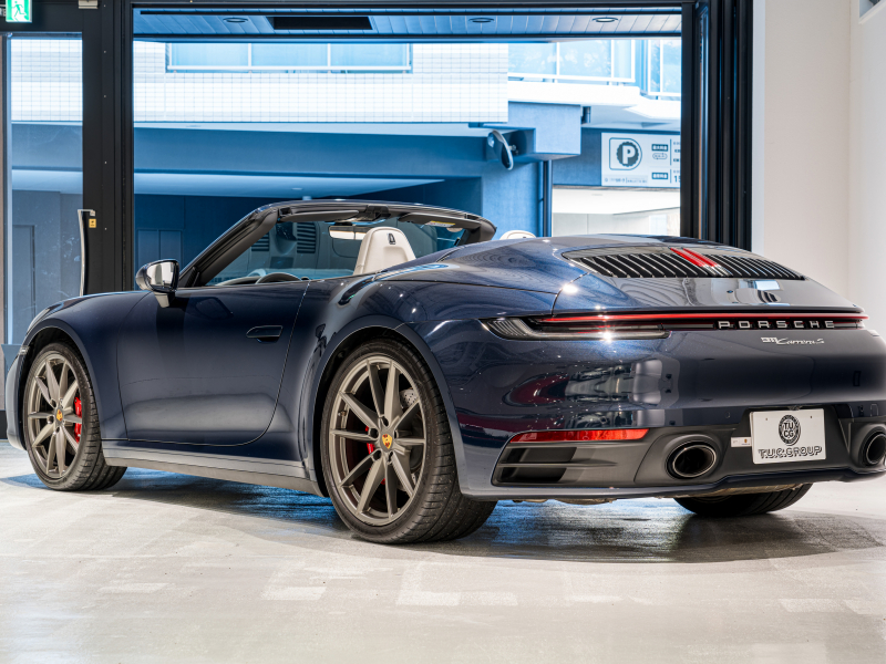 ポルシェ 911(Type992) カレラS カブリオレ スポーツクロノPKG 正規D車 左H 1オーナー エントリーD フルレザーツートンインテリア グレー革 純正PCMナビ CarPlay アクティブセーフティ サラウンドカメラ カレラS20/21AW 2年保証