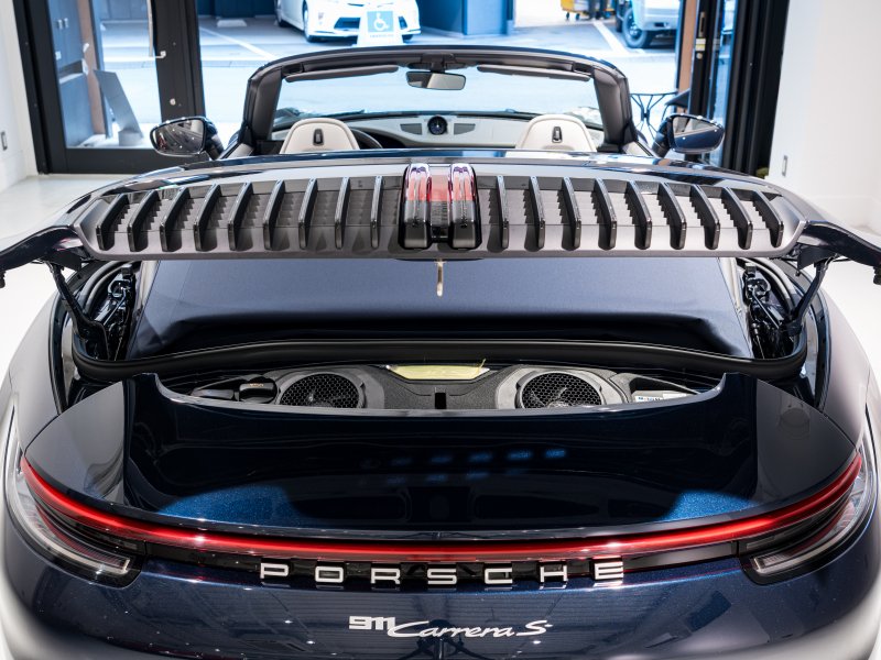 ポルシェ 911(Type992) カレラS カブリオレ スポーツクロノPKG 正規D車 左H 1オーナー エントリーD フルレザーツートンインテリア グレー革 純正PCMナビ CarPlay アクティブセーフティ サラウンドカメラ カレラS20/21AW 2年保証