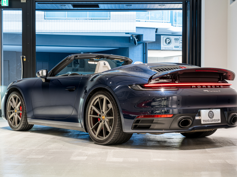 ポルシェ 911(Type992) カレラS カブリオレ スポーツクロノPKG 正規D車 左H 1オーナー エントリーD フルレザーツートンインテリア グレー革 純正PCMナビ CarPlay アクティブセーフティ サラウンドカメラ カレラS20/21AW 2年保証