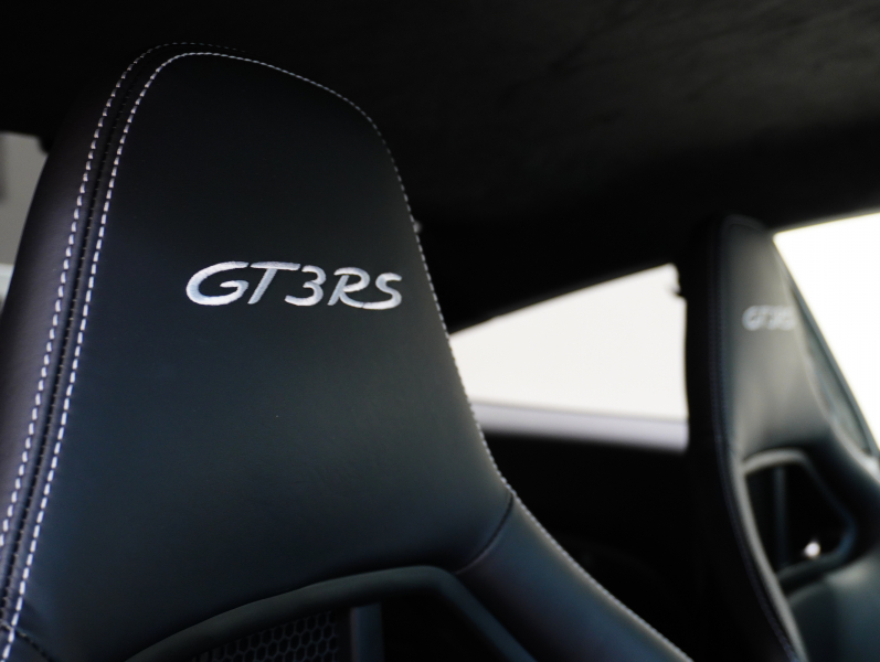 ポルシェ 911(Type991.2) GT3 RS ｽﾎﾟｰﾂｸﾛﾉPKG　正規D車 PCCB Fﾘﾌﾀｰ ｽﾎﾟｰﾂﾊﾞｹｯﾄ ｼｰﾄﾋｰﾀｰ PCMﾅﾋﾞ Bｶﾒﾗ BOSEｻｳﾝﾄﾞ LEDﾍｯﾄﾞﾗｲﾄPDLS+ 20&21ｲﾝﾁAW