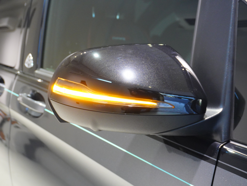 メルセデスベンツ Vクラス V220d ｽﾎﾟｰﾂﾛﾝｸﾞ ﾚｰﾀﾞｰP　ﾏｲﾊﾞｯﾊ仕様 ｴｸﾞｾｸﾃｨﾌﾞｼｰﾄ TVﾓﾆﾀｰ付ﾊﾟｰﾃｰｼｮﾝ 4人乗り ﾂｰﾄﾝﾗｯﾋﾟﾝｸﾞ　2年保証付