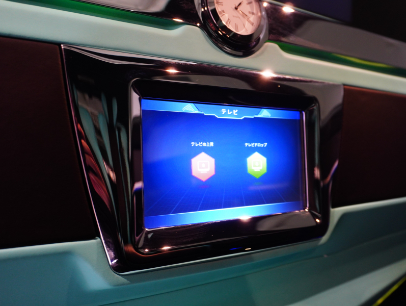 メルセデスベンツ Vクラス V220d ｽﾎﾟｰﾂﾛﾝｸﾞ ﾚｰﾀﾞｰP　ﾏｲﾊﾞｯﾊ仕様 ｴｸﾞｾｸﾃｨﾌﾞｼｰﾄ TVﾓﾆﾀｰ付ﾊﾟｰﾃｰｼｮﾝ 4人乗り ﾂｰﾄﾝﾗｯﾋﾟﾝｸﾞ　2年保証付