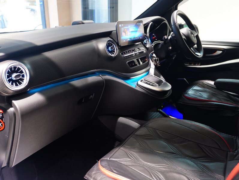 メルセデスベンツ Vクラス V220d ｽﾎﾟｰﾂﾛﾝｸﾞ ﾚｰﾀﾞｰP　ﾏｲﾊﾞｯﾊ仕様 ｴｸﾞｾｸﾃｨﾌﾞｼｰﾄ TVﾓﾆﾀｰ付ﾊﾟｰﾃｰｼｮﾝ 4人乗り ﾂｰﾄﾝﾗｯﾋﾟﾝｸﾞ　2年保証付