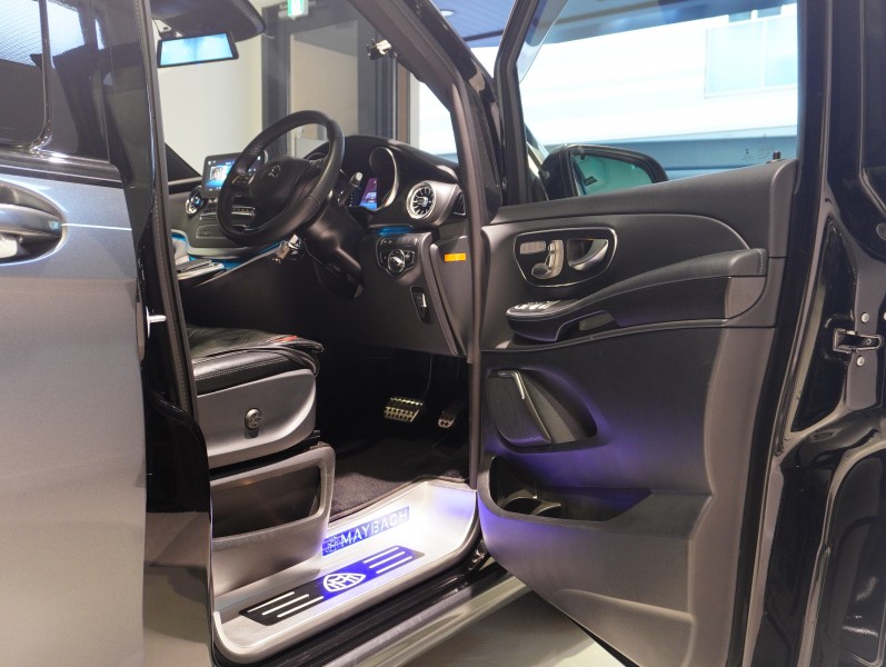 メルセデスベンツ Vクラス V220d ｽﾎﾟｰﾂﾛﾝｸﾞ ﾚｰﾀﾞｰP　ﾏｲﾊﾞｯﾊ仕様 ｴｸﾞｾｸﾃｨﾌﾞｼｰﾄ TVﾓﾆﾀｰ付ﾊﾟｰﾃｰｼｮﾝ 4人乗り ﾂｰﾄﾝﾗｯﾋﾟﾝｸﾞ　2年保証付