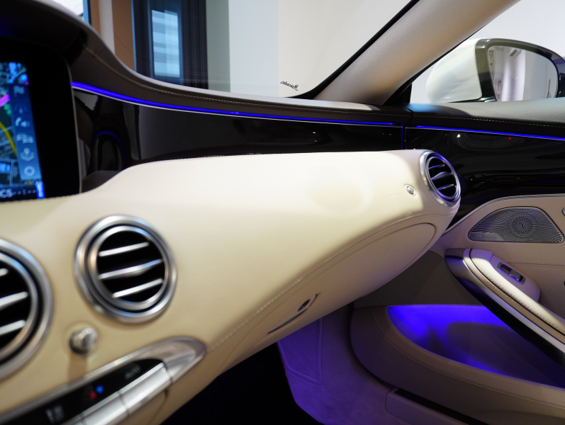 AMG Sクラス S63 4MATIC+ Coupe AMGダイナミック&レーダーセーフティPKG 正規D車 後期モデル ポーセレン&エスプレッソブラウン革 パノラマR 純正ナビTV フルセグ CarPlay Burmester ヘッドアップD OP20インチAW 2年保証付