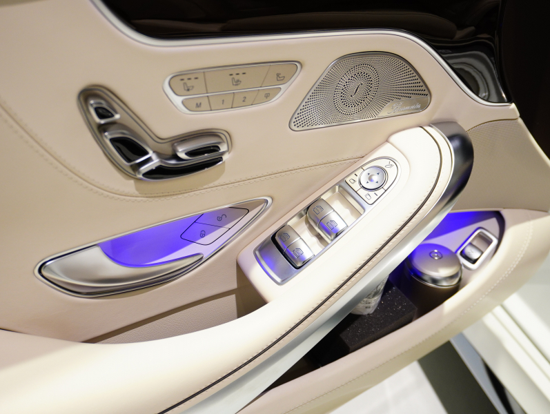 AMG Sクラス S63 4MATIC+ Coupe AMGダイナミック&レーダーセーフティPKG 正規D車 後期モデル ポーセレン&エスプレッソブラウン革 パノラマR 純正ナビTV フルセグ CarPlay Burmester ヘッドアップD OP20インチAW 2年保証付