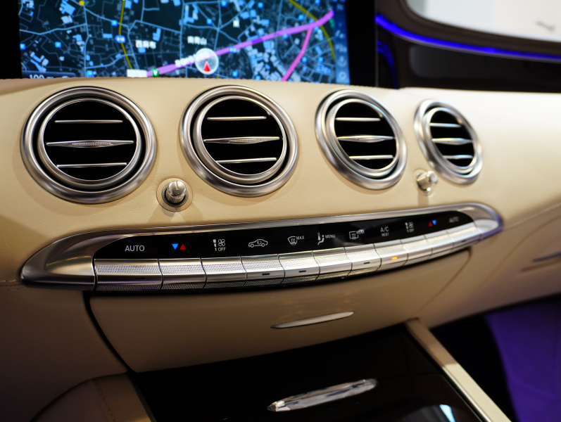 AMG Sクラス S63 4MATIC+ Coupe AMGダイナミック&レーダーセーフティPKG 正規D車 後期モデル ポーセレン&エスプレッソブラウン革 パノラマR 純正ナビTV フルセグ CarPlay Burmester ヘッドアップD OP20インチAW 2年保証付