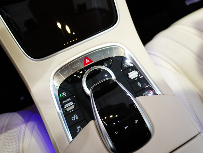 AMG Sクラス S63 4MATIC+ Coupe AMGダイナミック&レーダーセーフティPKG 正規D車 後期モデル ポーセレン&エスプレッソブラウン革 パノラマR 純正ナビTV フルセグ CarPlay Burmester ヘッドアップD OP20インチAW 2年保証付