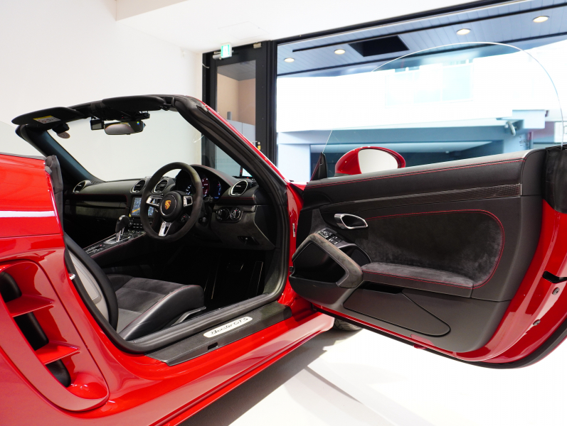 ポルシェ 718 ボクスター GTS PDK スポーツクロノ & GTSインテリアPKG 正規D車 スポーツエキゾースト ハーフレザー シートヒーター 純正PCM バックカメラ レザーインテリア OPカラー 20AW KWコイルオーバーキット 2年保証