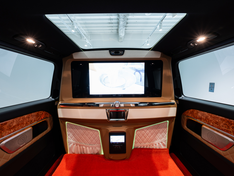 メルセデスベンツ Vクラス V220d ｽﾎﾟｰﾂﾛﾝｸﾞ ﾚｰﾀﾞｰP　ﾏｲﾊﾞｯﾊ仕様 ｴｸﾞｾｸﾃｨﾌﾞｼｰﾄ TVﾓﾆﾀｰ付ﾊﾟｰﾃｰｼｮﾝ 4人乗り ﾂｰﾄﾝｶﾗｰ　2年保証付