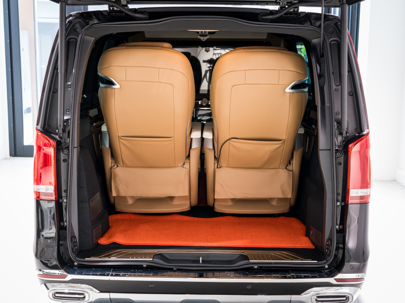 メルセデスベンツ Vクラス V220d ｽﾎﾟｰﾂﾛﾝｸﾞ ﾚｰﾀﾞｰP　ﾏｲﾊﾞｯﾊ仕様 ｴｸﾞｾｸﾃｨﾌﾞｼｰﾄ TVﾓﾆﾀｰ付ﾊﾟｰﾃｰｼｮﾝ 4人乗り ﾂｰﾄﾝｶﾗｰ　2年保証付