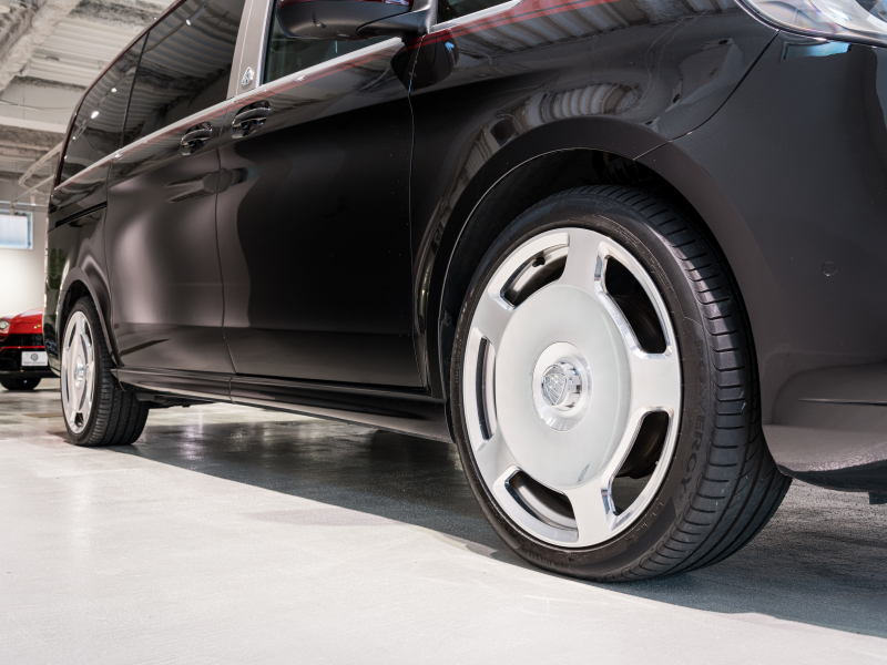 メルセデスベンツ Vクラス V220d ｽﾎﾟｰﾂﾛﾝｸﾞ ﾚｰﾀﾞｰP　ﾏｲﾊﾞｯﾊ仕様 ｴｸﾞｾｸﾃｨﾌﾞｼｰﾄ TVﾓﾆﾀｰ付ﾊﾟｰﾃｰｼｮﾝ 4人乗り ﾂｰﾄﾝｶﾗｰ　2年保証付