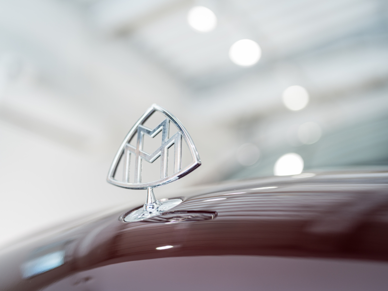 メルセデスベンツ Vクラス V220d ｽﾎﾟｰﾂﾛﾝｸﾞ ﾚｰﾀﾞｰP　ﾏｲﾊﾞｯﾊ仕様 ｴｸﾞｾｸﾃｨﾌﾞｼｰﾄ TVﾓﾆﾀｰ付ﾊﾟｰﾃｰｼｮﾝ 4人乗り ﾂｰﾄﾝｶﾗｰ　2年保証付