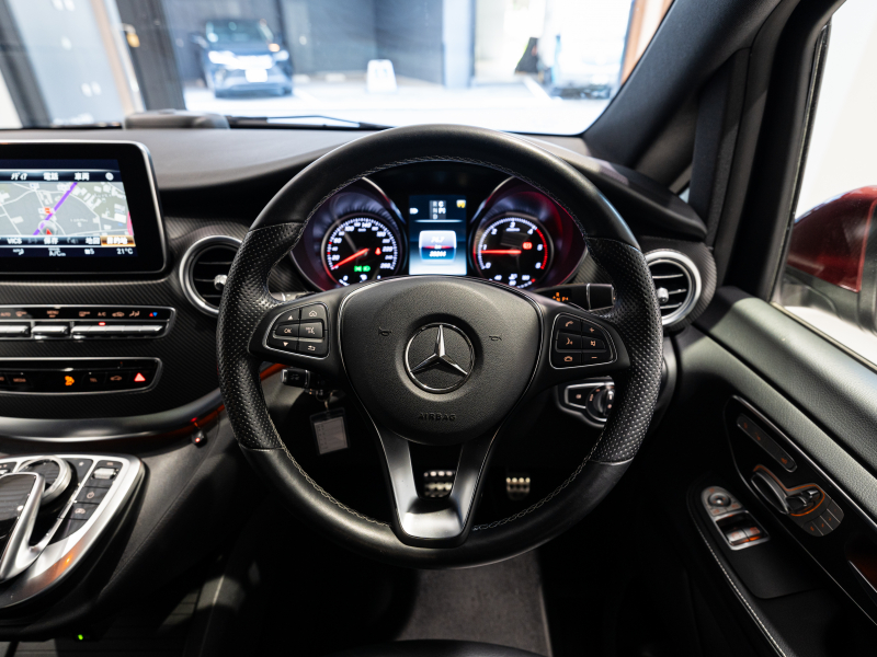 メルセデスベンツ Vクラス V220d ｽﾎﾟｰﾂﾛﾝｸﾞ ﾚｰﾀﾞｰP　ﾏｲﾊﾞｯﾊ仕様 ｴｸﾞｾｸﾃｨﾌﾞｼｰﾄ TVﾓﾆﾀｰ付ﾊﾟｰﾃｰｼｮﾝ 4人乗り ﾂｰﾄﾝｶﾗｰ　2年保証付