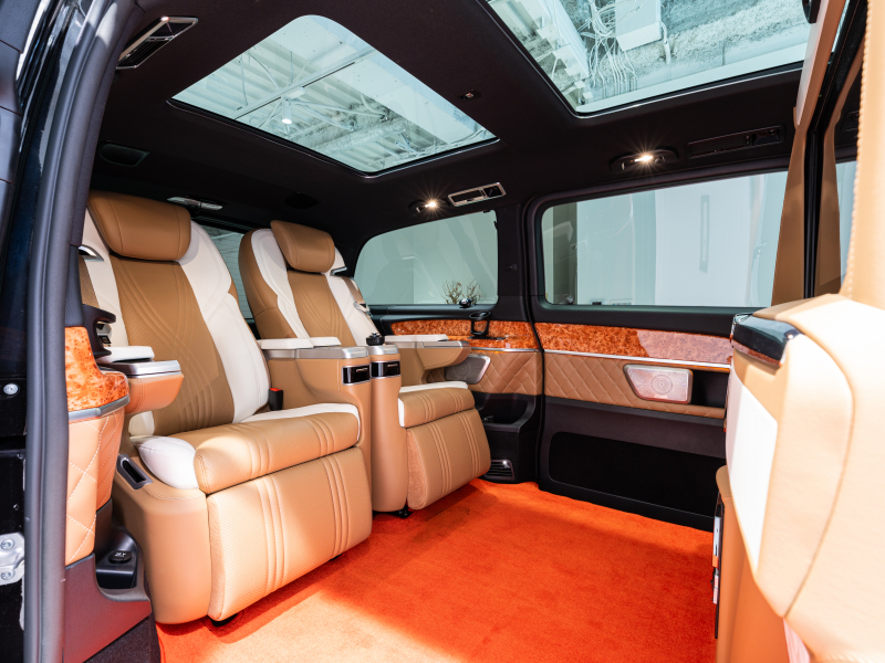 メルセデスベンツ Vクラス V220d ｽﾎﾟｰﾂﾛﾝｸﾞ ﾚｰﾀﾞｰP　ﾏｲﾊﾞｯﾊ仕様 ｴｸﾞｾｸﾃｨﾌﾞｼｰﾄ TVﾓﾆﾀｰ付ﾊﾟｰﾃｰｼｮﾝ 4人乗り ﾂｰﾄﾝｶﾗｰ　2年保証付