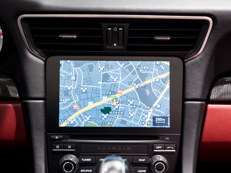 ポルシェ 911(Type991.2) ﾀｰﾎﾞ ｶﾌﾞﾘｵﾚ ｽﾎﾟｰﾂｸﾛﾉPKG　MY17 正規D車 左H ACC ｴﾝﾄﾘｰD 赤革 PCMﾅﾋﾞ TVﾁｭｰﾅｰ Bｶﾒﾗ ｶｰﾎﾞﾝｲﾝﾃﾘｱPKG LEDﾍｯﾄﾞﾗｲﾄ OP20ｲﾝﾁAW　2年保証
