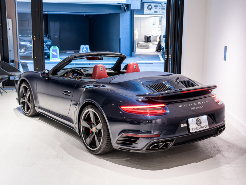 ポルシェ 911(Type991.2) ﾀｰﾎﾞ ｶﾌﾞﾘｵﾚ ｽﾎﾟｰﾂｸﾛﾉPKG　MY17 正規D車 左H ACC ｴﾝﾄﾘｰD 赤革 PCMﾅﾋﾞ TVﾁｭｰﾅｰ Bｶﾒﾗ ｶｰﾎﾞﾝｲﾝﾃﾘｱPKG LEDﾍｯﾄﾞﾗｲﾄ OP20ｲﾝﾁAW　2年保証