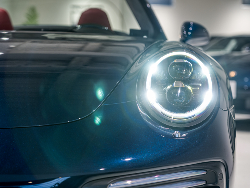 ポルシェ 911(Type991.2) ﾀｰﾎﾞ ｶﾌﾞﾘｵﾚ ｽﾎﾟｰﾂｸﾛﾉPKG　MY17 正規D車 左H ACC ｴﾝﾄﾘｰD 赤革 PCMﾅﾋﾞ TVﾁｭｰﾅｰ Bｶﾒﾗ ｶｰﾎﾞﾝｲﾝﾃﾘｱPKG LEDﾍｯﾄﾞﾗｲﾄ OP20ｲﾝﾁAW　2年保証