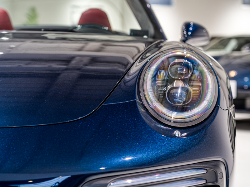 ポルシェ 911(Type991.2) ﾀｰﾎﾞ ｶﾌﾞﾘｵﾚ ｽﾎﾟｰﾂｸﾛﾉPKG　MY17 正規D車 左H ACC ｴﾝﾄﾘｰD 赤革 PCMﾅﾋﾞ TVﾁｭｰﾅｰ Bｶﾒﾗ ｶｰﾎﾞﾝｲﾝﾃﾘｱPKG LEDﾍｯﾄﾞﾗｲﾄ OP20ｲﾝﾁAW　2年保証