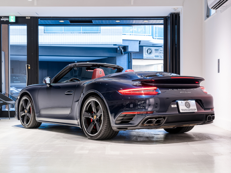 ポルシェ 911(Type991.2) ﾀｰﾎﾞ ｶﾌﾞﾘｵﾚ ｽﾎﾟｰﾂｸﾛﾉPKG　MY17 正規D車 左H ACC ｴﾝﾄﾘｰD 赤革 PCMﾅﾋﾞ TVﾁｭｰﾅｰ Bｶﾒﾗ ｶｰﾎﾞﾝｲﾝﾃﾘｱPKG LEDﾍｯﾄﾞﾗｲﾄ OP20ｲﾝﾁAW　2年保証