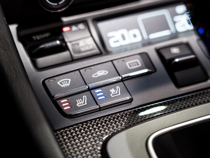 ポルシェ 911(Type991.2) ﾀｰﾎﾞ ｶﾌﾞﾘｵﾚ ｽﾎﾟｰﾂｸﾛﾉPKG　MY17 正規D車 左H ACC ｴﾝﾄﾘｰD 赤革 PCMﾅﾋﾞ TVﾁｭｰﾅｰ Bｶﾒﾗ ｶｰﾎﾞﾝｲﾝﾃﾘｱPKG LEDﾍｯﾄﾞﾗｲﾄ OP20ｲﾝﾁAW　2年保証