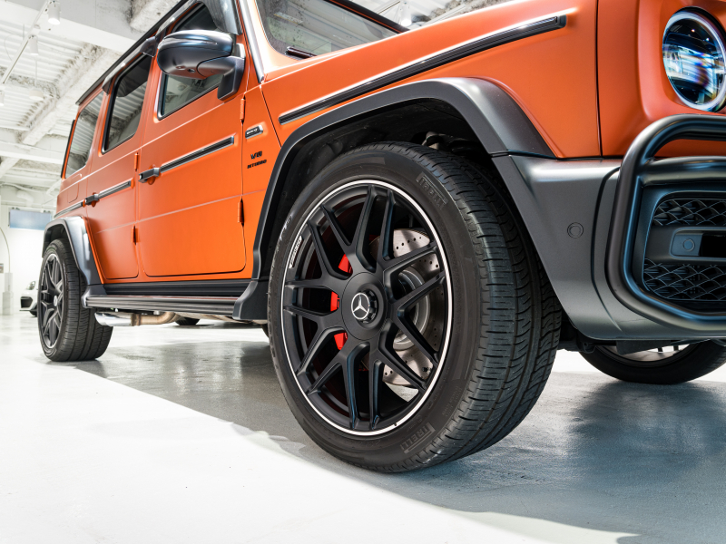 AMG Gクラス G63 ﾏｸﾞﾉﾋｰﾛｰｴﾃﾞｨｼｮﾝ　正規D車 100台限定 黒革 SR ﾅﾋﾞTV ﾌﾙｾｸﾞ Burmester AMGﾊﾟﾌｫｰﾏﾝｽｽﾃｱ 専用22AW ﾛｰﾀﾞｳﾝ ﾊﾞﾝﾊﾟｶﾞｰﾄﾞ　2年保証