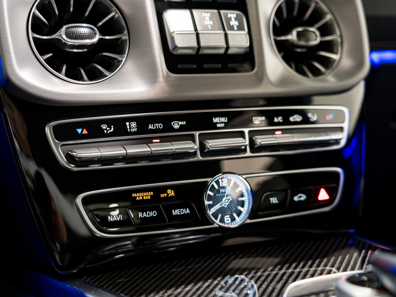 AMG Gクラス G63 ﾏｸﾞﾉﾋｰﾛｰｴﾃﾞｨｼｮﾝ　正規D車 100台限定 黒革 SR ﾅﾋﾞTV ﾌﾙｾｸﾞ Burmester AMGﾊﾟﾌｫｰﾏﾝｽｽﾃｱ 専用22AW ﾛｰﾀﾞｳﾝ ﾊﾞﾝﾊﾟｶﾞｰﾄﾞ　2年保証