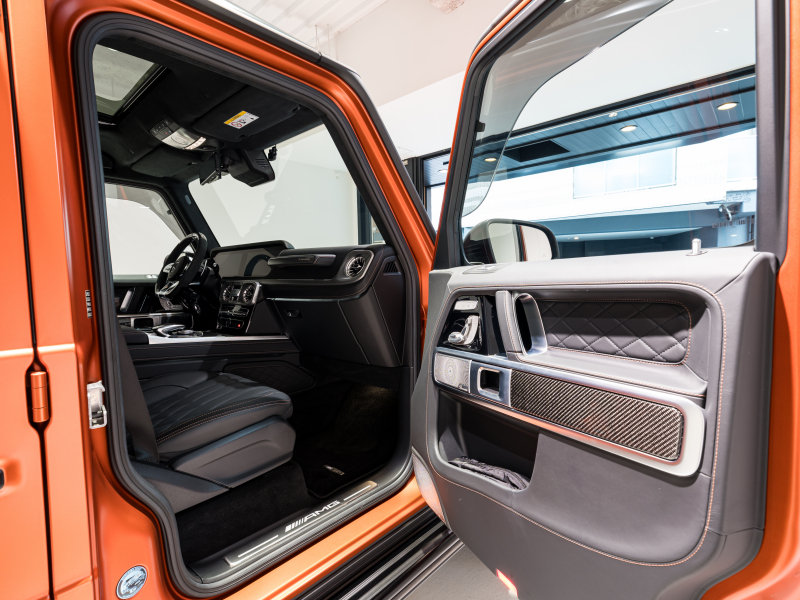 AMG Gクラス G63 ﾏｸﾞﾉﾋｰﾛｰｴﾃﾞｨｼｮﾝ　正規D車 100台限定 黒革 SR ﾅﾋﾞTV ﾌﾙｾｸﾞ Burmester AMGﾊﾟﾌｫｰﾏﾝｽｽﾃｱ 専用22AW ﾛｰﾀﾞｳﾝ ﾊﾞﾝﾊﾟｶﾞｰﾄﾞ　2年保証