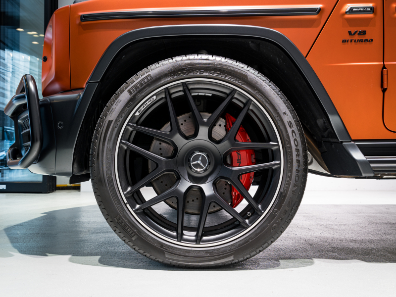 AMG Gクラス G63 ﾏｸﾞﾉﾋｰﾛｰｴﾃﾞｨｼｮﾝ　正規D車 100台限定 黒革 SR ﾅﾋﾞTV ﾌﾙｾｸﾞ Burmester AMGﾊﾟﾌｫｰﾏﾝｽｽﾃｱ 専用22AW ﾛｰﾀﾞｳﾝ ﾊﾞﾝﾊﾟｶﾞｰﾄﾞ　2年保証