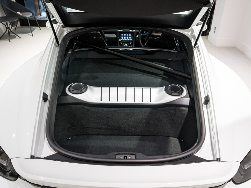 ポルシェ 718 ケイマン GT4 6MT クラブスポーツ&クロノPKG 正規D車 右H フルバケットシート PCMナビ Bカメラ CarPlay キセノンヘッドライト スポーツEX 2年保証