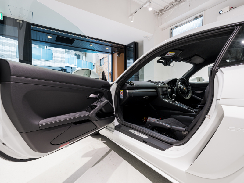 ポルシェ 718 ケイマン GT4 6MT クラブスポーツ&クロノPKG 正規D車 右H フルバケットシート PCMナビ Bカメラ CarPlay キセノンヘッドライト スポーツEX 2年保証