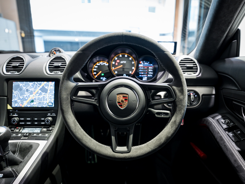 ポルシェ 718 ケイマン GT4 6MT クラブスポーツ&クロノPKG 正規D車 右H フルバケットシート PCMナビ Bカメラ CarPlay キセノンヘッドライト スポーツEX 2年保証