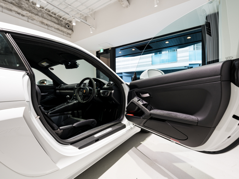 ポルシェ 718 ケイマン GT4 6MT クラブスポーツ&クロノPKG 正規D車 右H フルバケットシート PCMナビ Bカメラ CarPlay キセノンヘッドライト スポーツEX 2年保証