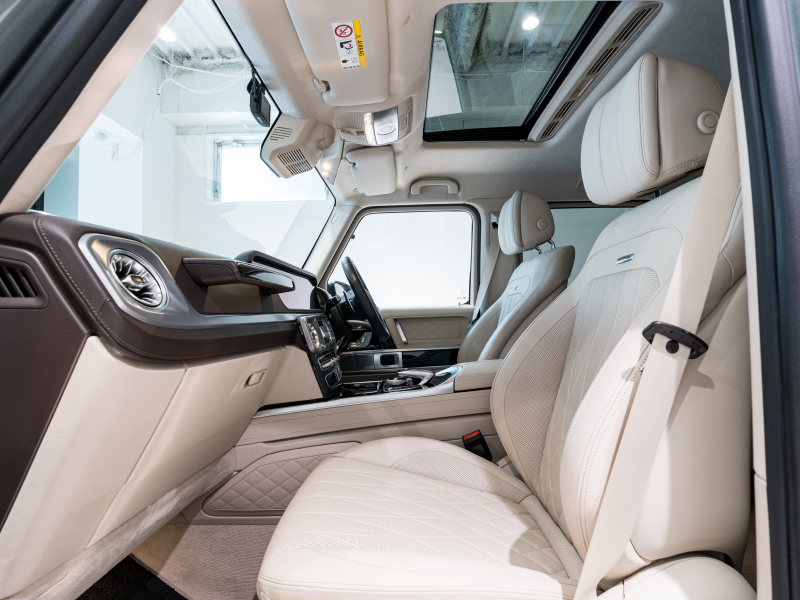 AMG Gクラス G63 AMGﾚｻﾞｰｴｸｽｸﾙｰｼﾌﾞPKG　正規D車 右H Meｺﾈｸﾄ ﾏｷｱｰﾄﾍﾞｰｼﾞｭ革 ｻﾝﾙｰﾌ 純正ﾅﾋﾞTV Burmester AMGﾊﾟﾌｫｰﾏﾝｽEX AMG20ｲﾝﾁAW　2年保証