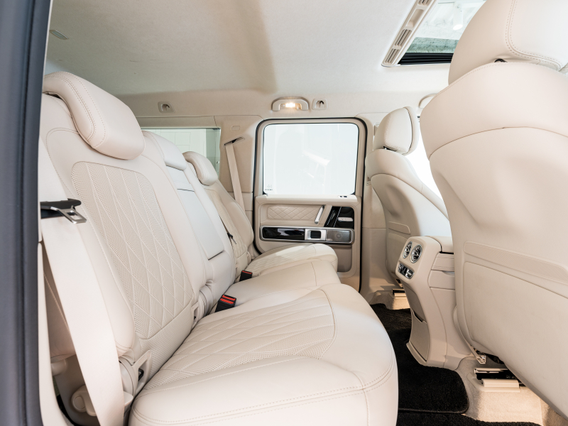 AMG Gクラス G63 AMGﾚｻﾞｰｴｸｽｸﾙｰｼﾌﾞPKG　正規D車 右H Meｺﾈｸﾄ ﾏｷｱｰﾄﾍﾞｰｼﾞｭ革 ｻﾝﾙｰﾌ 純正ﾅﾋﾞTV Burmester AMGﾊﾟﾌｫｰﾏﾝｽEX AMG20ｲﾝﾁAW　2年保証