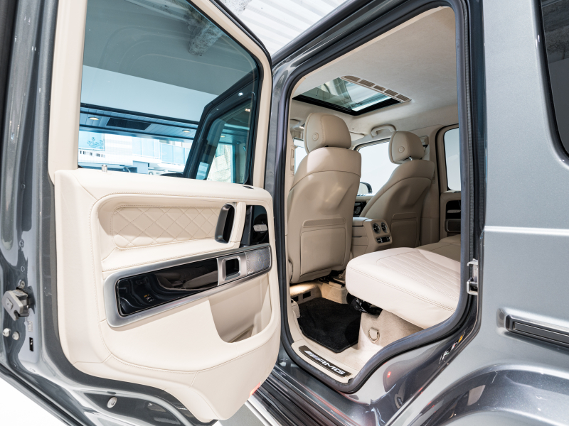 AMG Gクラス G63 AMGﾚｻﾞｰｴｸｽｸﾙｰｼﾌﾞPKG　正規D車 右H Meｺﾈｸﾄ ﾏｷｱｰﾄﾍﾞｰｼﾞｭ革 ｻﾝﾙｰﾌ 純正ﾅﾋﾞTV Burmester AMGﾊﾟﾌｫｰﾏﾝｽEX AMG20ｲﾝﾁAW　2年保証