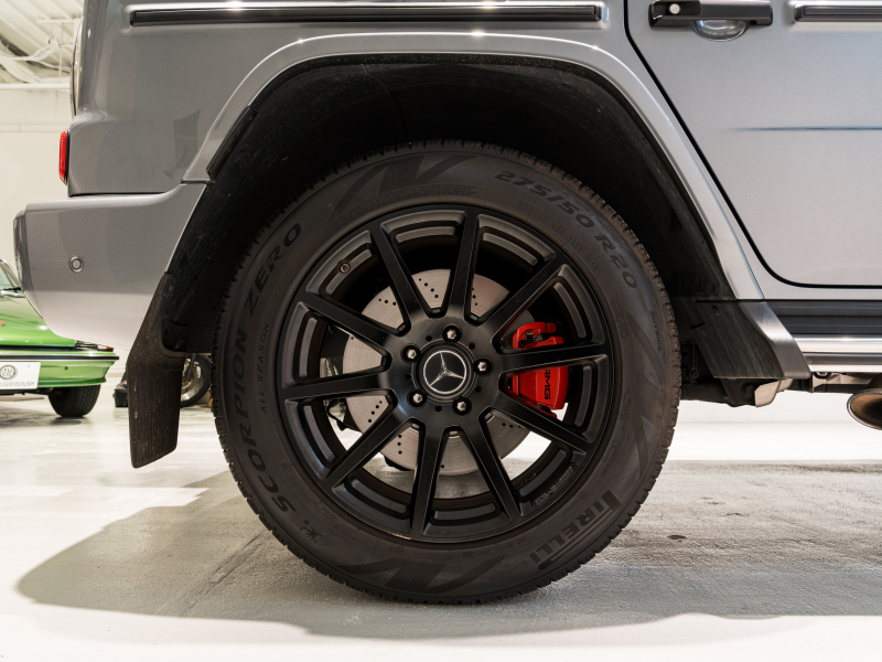 AMG Gクラス G63 AMGﾚｻﾞｰｴｸｽｸﾙｰｼﾌﾞPKG　正規D車 右H Meｺﾈｸﾄ ﾏｷｱｰﾄﾍﾞｰｼﾞｭ革 ｻﾝﾙｰﾌ 純正ﾅﾋﾞTV Burmester AMGﾊﾟﾌｫｰﾏﾝｽEX AMG20ｲﾝﾁAW　2年保証