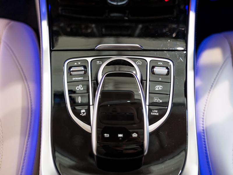 AMG Gクラス G63 AMGﾚｻﾞｰｴｸｽｸﾙｰｼﾌﾞPKG　正規D車 右H Meｺﾈｸﾄ ﾏｷｱｰﾄﾍﾞｰｼﾞｭ革 ｻﾝﾙｰﾌ 純正ﾅﾋﾞTV Burmester AMGﾊﾟﾌｫｰﾏﾝｽEX AMG20ｲﾝﾁAW　2年保証