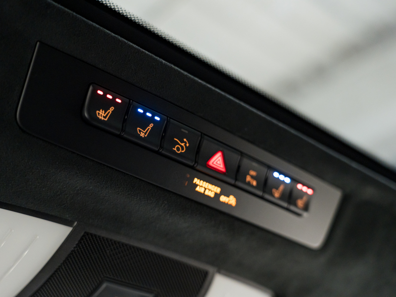 AMG GT C Edition50 日本12台限定車　正規D車 AMGﾊﾟﾌｫｰﾏﾝｽｼｰﾄ ｼｰﾄﾋｰﾀｰ&ﾍﾞﾝﾁﾚｰﾀｰ ｶﾞﾗｽﾙｰﾌ 純正ﾅﾋﾞTV ﾌﾙｾｸﾞ ﾌﾞﾙﾒｽﾀｰﾊｲｴﾝﾄﾞ AMGﾊﾟﾌｫｰﾏﾝｽEX 専用19&20AW　2年保証