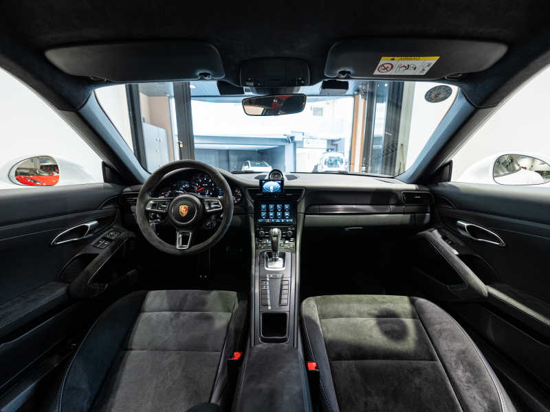 ポルシェ 911(Type991.2) ｶﾚﾗGTS ｽﾎﾟｰﾂｸﾛﾉPKG　1ｵｰﾅｰ 正規D車 MY18 ﾚｰﾝﾁｪﾝｼﾞA 4wayｽﾎﾟｰﾂｼｰﾄ ｼｰﾄﾋｰﾀｰ PCMﾅﾋﾞ CarPlay Bｶﾒﾗ 20AW　2年保証