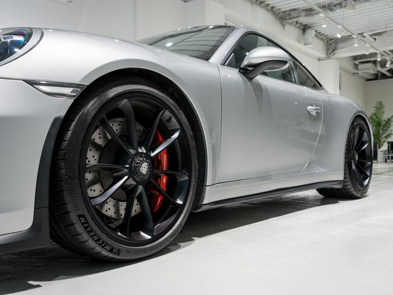 ポルシェ 911(Type991.2) GT3 ﾂｰﾘﾝｸﾞﾊﾟｯｹｰｼﾞ　正規D車 6MT 左H ﾌﾛﾝﾄﾘﾌﾄ ｽﾎﾟｰﾂｸﾛﾉ 専用ｼｰﾄ PCMﾅﾋﾞ Bｶﾒﾗ CarPlay ｽﾎﾟｰﾂｴｷｿﾞｰｽﾄ PDLS付ｷｾﾉﾝ 20AW 　2年保証