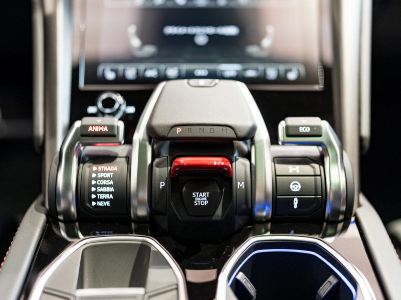 ランボルギーニ ウルス 4.0 ﾊｲｳｪｲ&ｱｰﾊﾞﾝﾛｰﾄﾞPKG　正規D車 左H 5人乗り B/KｽﾀｲﾙPKG 黒革 ﾋｰﾀｰ&ﾍﾞﾝﾁﾚｰﾀｰ ﾊﾟﾉﾗﾏSR 純正ﾅﾋﾞTV ﾄｯﾌﾟﾋﾞｭｰｶﾒﾗ Bang&Olufsen ﾍｯﾄﾞｱｯﾌﾟD 23ｲﾝﾁTaigeteAW　新車保証