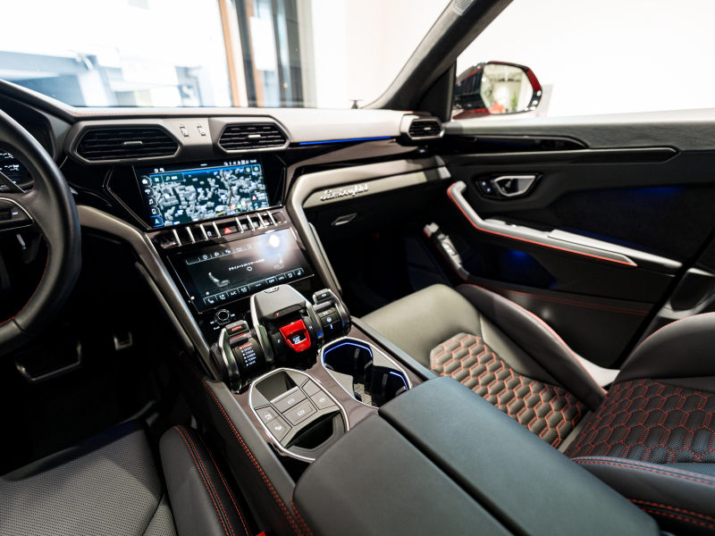 ランボルギーニ ウルス 4.0 ﾊｲｳｪｲ&ｱｰﾊﾞﾝﾛｰﾄﾞPKG　正規D車 左H 5人乗り B/KｽﾀｲﾙPKG 黒革 ﾋｰﾀｰ&ﾍﾞﾝﾁﾚｰﾀｰ ﾊﾟﾉﾗﾏSR 純正ﾅﾋﾞTV ﾄｯﾌﾟﾋﾞｭｰｶﾒﾗ Bang&Olufsen ﾍｯﾄﾞｱｯﾌﾟD 23ｲﾝﾁTaigeteAW　新車保証