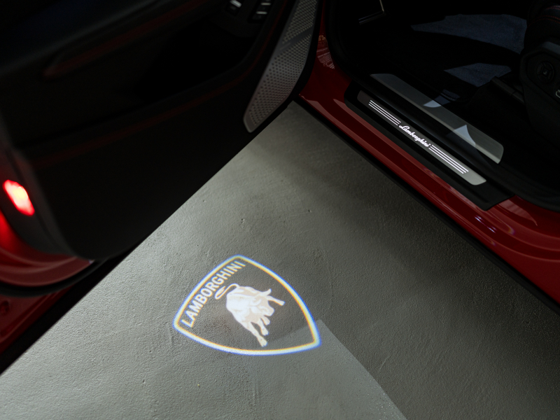 ランボルギーニ ウルス 4.0 ﾊｲｳｪｲ&ｱｰﾊﾞﾝﾛｰﾄﾞPKG　正規D車 左H 5人乗り B/KｽﾀｲﾙPKG 黒革 ﾋｰﾀｰ&ﾍﾞﾝﾁﾚｰﾀｰ ﾊﾟﾉﾗﾏSR 純正ﾅﾋﾞTV ﾄｯﾌﾟﾋﾞｭｰｶﾒﾗ Bang&Olufsen ﾍｯﾄﾞｱｯﾌﾟD 23ｲﾝﾁTaigeteAW　新車保証