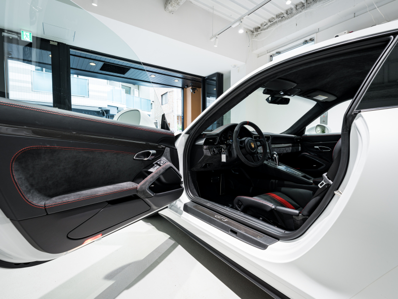ポルシェ 911(Type991.2) GT3 ｸﾗﾌﾞｽﾎﾟｰﾂ&ｽﾎﾟｰﾂｸﾛﾉPKG　正規D車 ﾌﾛﾝﾄﾘﾌﾄ ﾚｻﾞｰｲﾝﾃﾘｱ ﾌﾙﾊﾞｹｯﾄｼｰﾄ 純正PCMﾅﾋﾞ ﾘﾊﾞｰｼﾝｸﾞｶﾒﾗ BOSEｻｳﾝﾄﾞ CarPlay FRFﾏﾌﾗｰ ﾌﾛﾝﾄPPF　2年保証