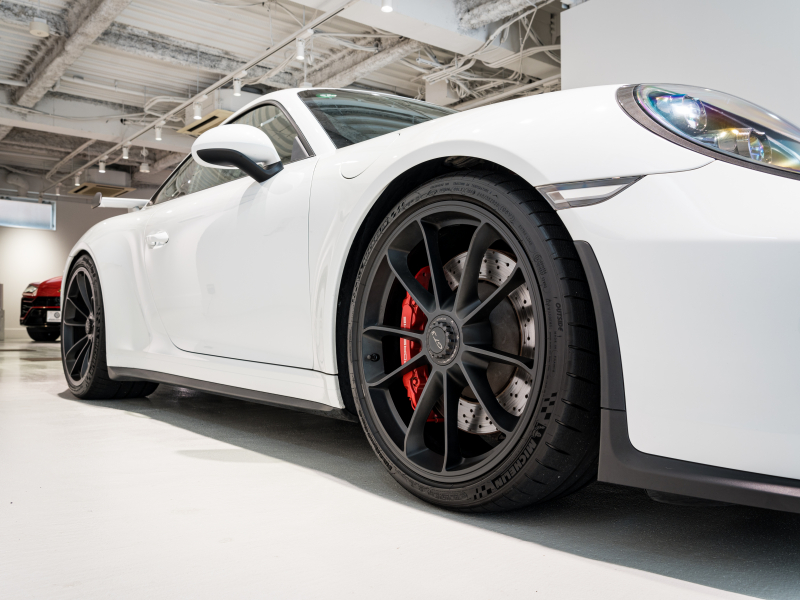 ポルシェ 911(Type991.2) GT3 ｸﾗﾌﾞｽﾎﾟｰﾂ&ｽﾎﾟｰﾂｸﾛﾉPKG　正規D車 ﾌﾛﾝﾄﾘﾌﾄ ﾚｻﾞｰｲﾝﾃﾘｱ ﾌﾙﾊﾞｹｯﾄｼｰﾄ 純正PCMﾅﾋﾞ ﾘﾊﾞｰｼﾝｸﾞｶﾒﾗ CarPlay ｷｬﾗﾗﾎﾜｲﾄ　2年保証