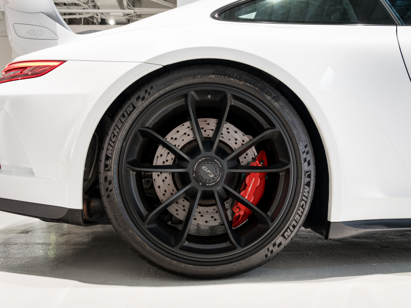 ポルシェ 911(Type991.2) GT3 ｸﾗﾌﾞｽﾎﾟｰﾂ&ｽﾎﾟｰﾂｸﾛﾉPKG　正規D車 ﾌﾛﾝﾄﾘﾌﾄ ﾚｻﾞｰｲﾝﾃﾘｱ ﾌﾙﾊﾞｹｯﾄｼｰﾄ 純正PCMﾅﾋﾞ ﾘﾊﾞｰｼﾝｸﾞｶﾒﾗ CarPlay ｷｬﾗﾗﾎﾜｲﾄ　2年保証