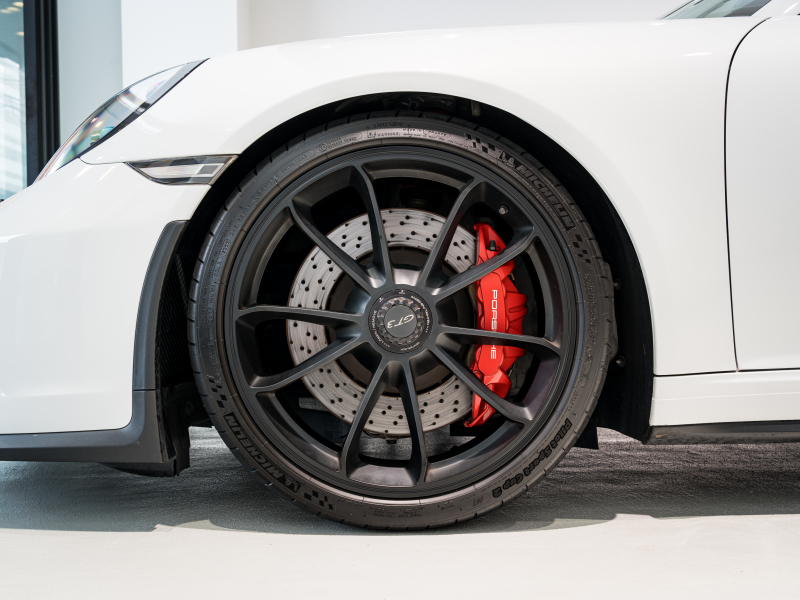 ポルシェ 911(Type991.2) GT3 ｸﾗﾌﾞｽﾎﾟｰﾂ&ｽﾎﾟｰﾂｸﾛﾉPKG　正規D車 ﾌﾛﾝﾄﾘﾌﾄ ﾚｻﾞｰｲﾝﾃﾘｱ ﾌﾙﾊﾞｹｯﾄｼｰﾄ 純正PCMﾅﾋﾞ ﾘﾊﾞｰｼﾝｸﾞｶﾒﾗ CarPlay ｷｬﾗﾗﾎﾜｲﾄ　2年保証